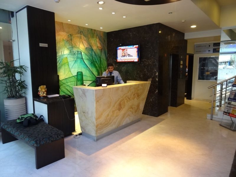 Blu Petal - A Business Hotel Bangalore Exterior foto
